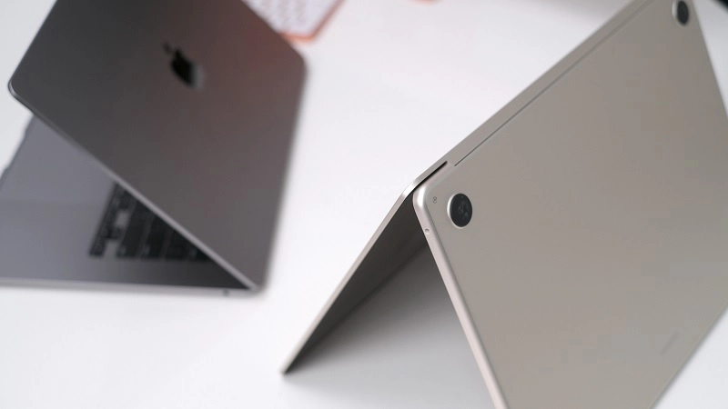 MacBook Air M3 sạc nhanh lý tưởng cho sinh viên