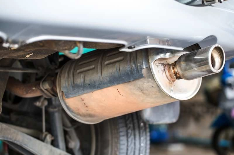 Bộ chuyển đổi xúc tác bị tắc gây lỗi động cơ