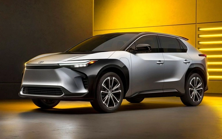Xe hybrid Toyota sử dụng công nghệ pin thể rắn, ra mắt dự kiến 2026.